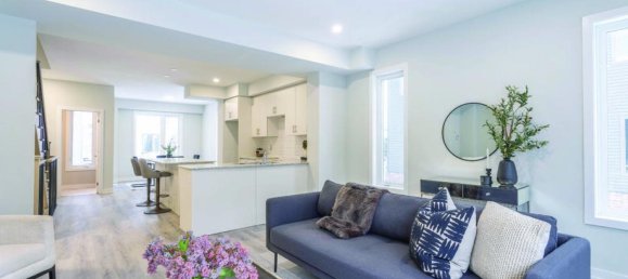 3 bedrooms House in Collingwood, Canada No. 107 8