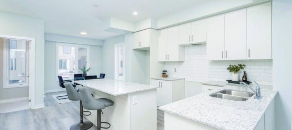 3 bedrooms House in Collingwood, Canada No. 107 9