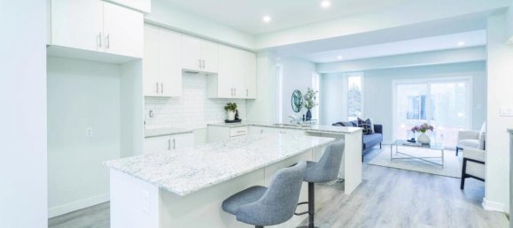 3 bedrooms House in Collingwood, Canada No. 107 11