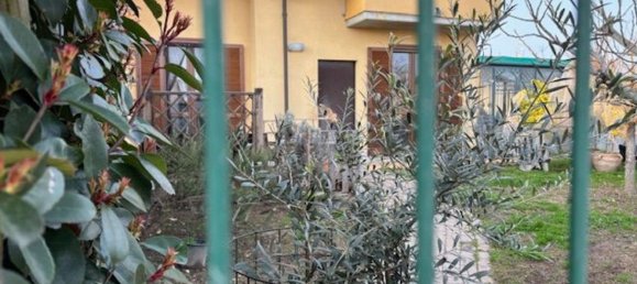 Casa de 4 habitaciónes en Cassolnovo, Italy No. 3549 5