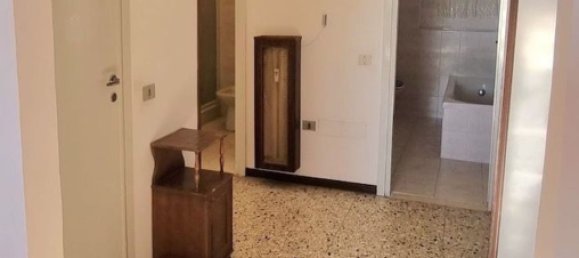 4 bedrooms Apartment in Milan, Italy No. 364982 9