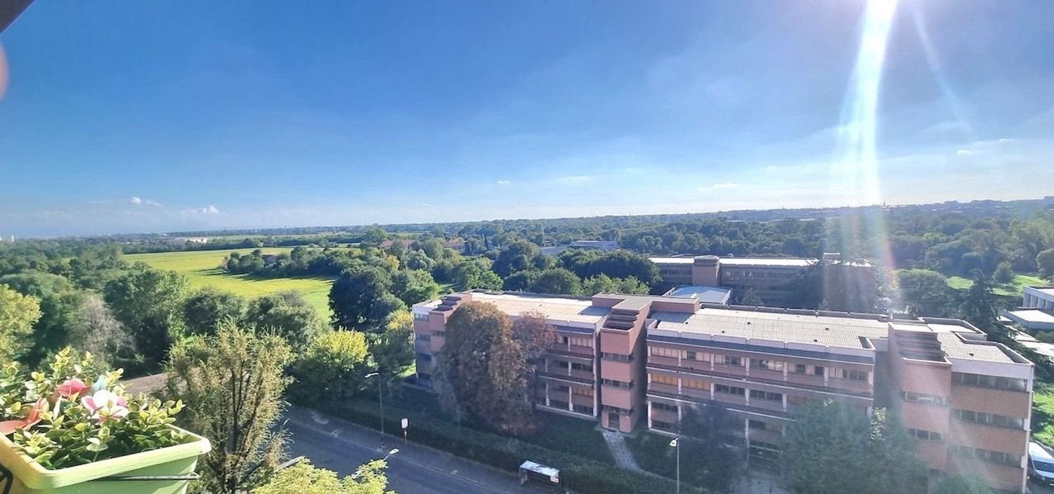 4 bedrooms Apartment in Milan, Italy No. 364982