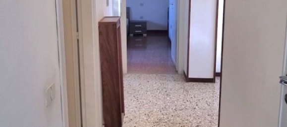 4 bedrooms Apartment in Milan, Italy No. 364982 10