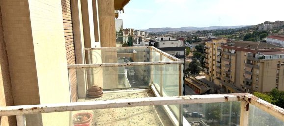 4 bedrooms Apartment in Caltanissetta, Italy No. 349087 3