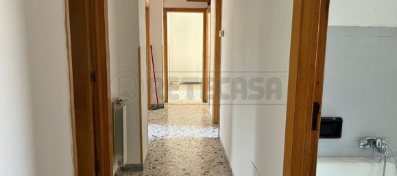 4 bedrooms Apartment in Caltanissetta, Italy No. 349087 9