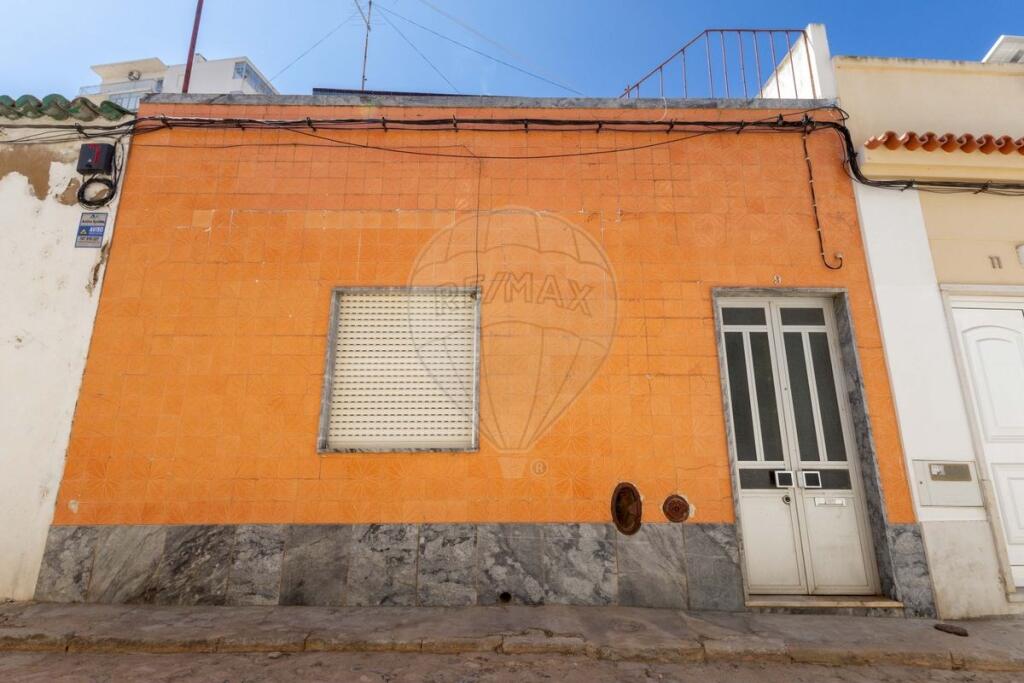 4 bedrooms Villa in Faro, Portugal No. 170175