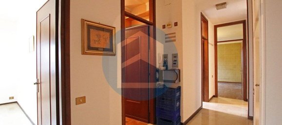 3 Schlafzimmer Wohnung in Breno, Italy, Nr. 120864 10