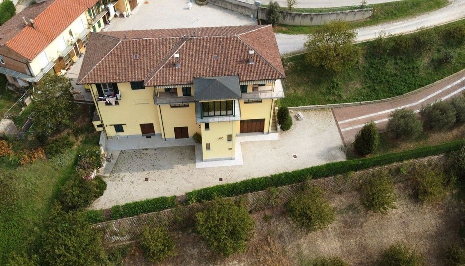 20 rooms Villa in Guarene, Italy No. 76120