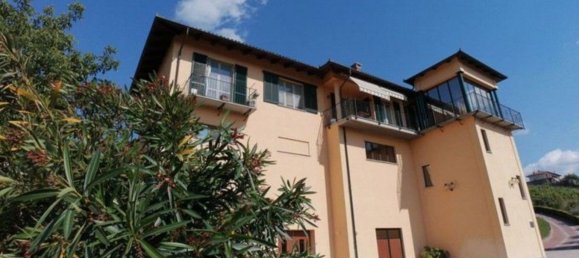 Вилла с 20 комнатами в Гуарене, Италия № 76120 2