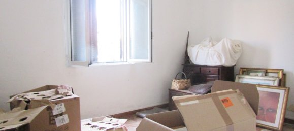 Casa de 4 dormitorios en Carrara, Italy No. 45780 45