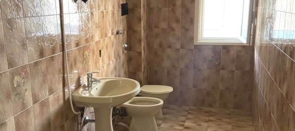 5 rooms Apartment in Palermo, Italy No. 64757 21