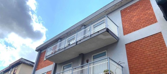 5 rooms Apartment in Palermo, Italy No. 64757 2