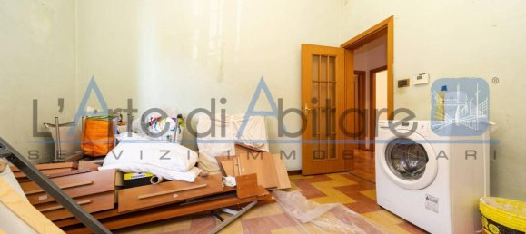 3-salle Appartement à Bologna, Italy No. 41973 13