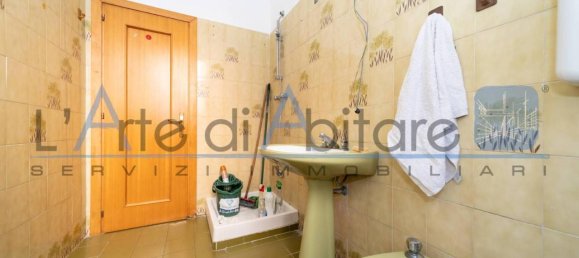 3-salle Appartement à Bologna, Italy No. 41973 17