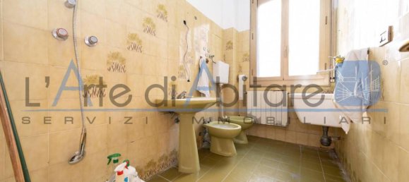 3-salle Appartement à Bologna, Italy No. 41973 15