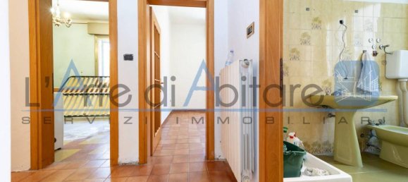 3-salle Appartement à Bologna, Italy No. 41973 14