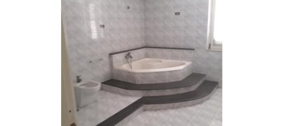 Casa de 5 divisões em Santa Maria Capua Vetere, Italy N.º 253411 5