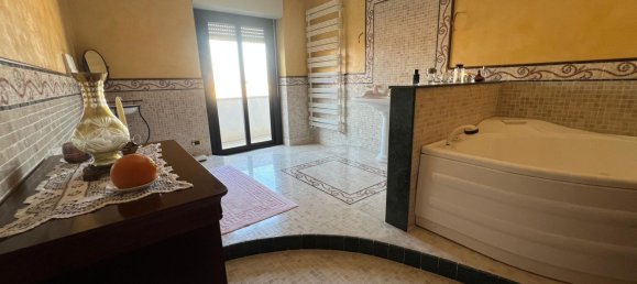 Квартира с 8 комнатами в Чериньола, Италия № 20398 32