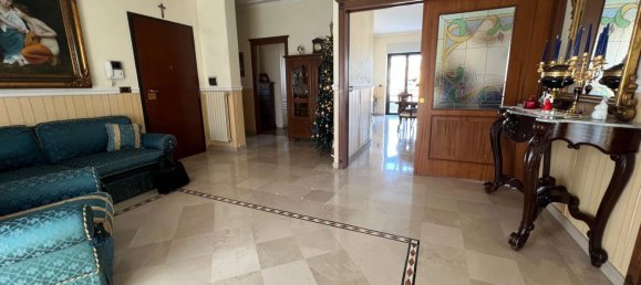 Квартира с 8 комнатами в Чериньола, Италия № 20398 36