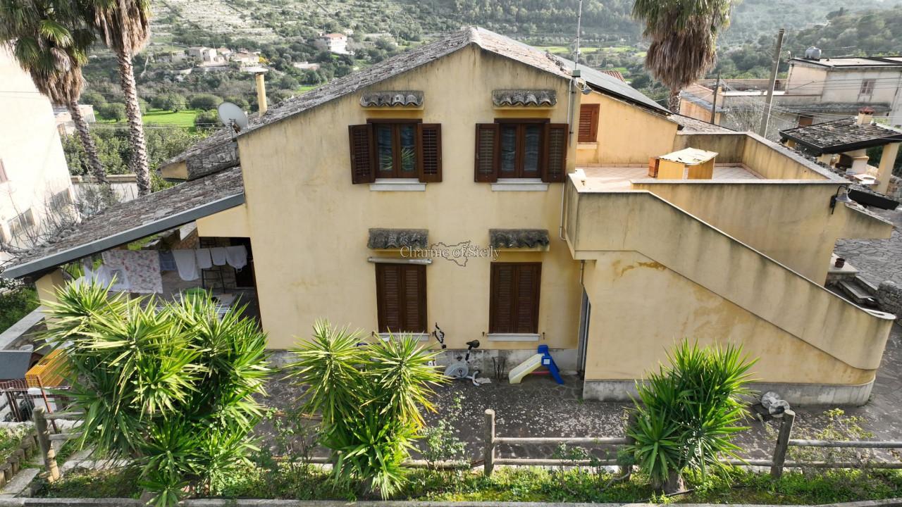 Villa de 4 divisões em Modica, Italy N.º 233198