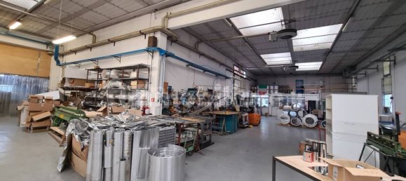 698m² Warehouse in Reggio Emilia, Italy No. 314960 2