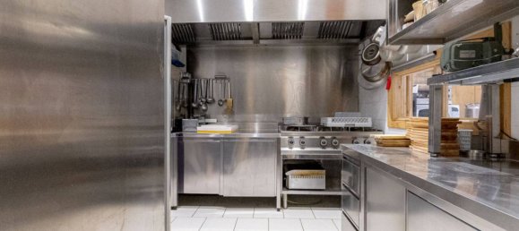 3 rooms Commercial property in Trieste, Italy No. 14795 17