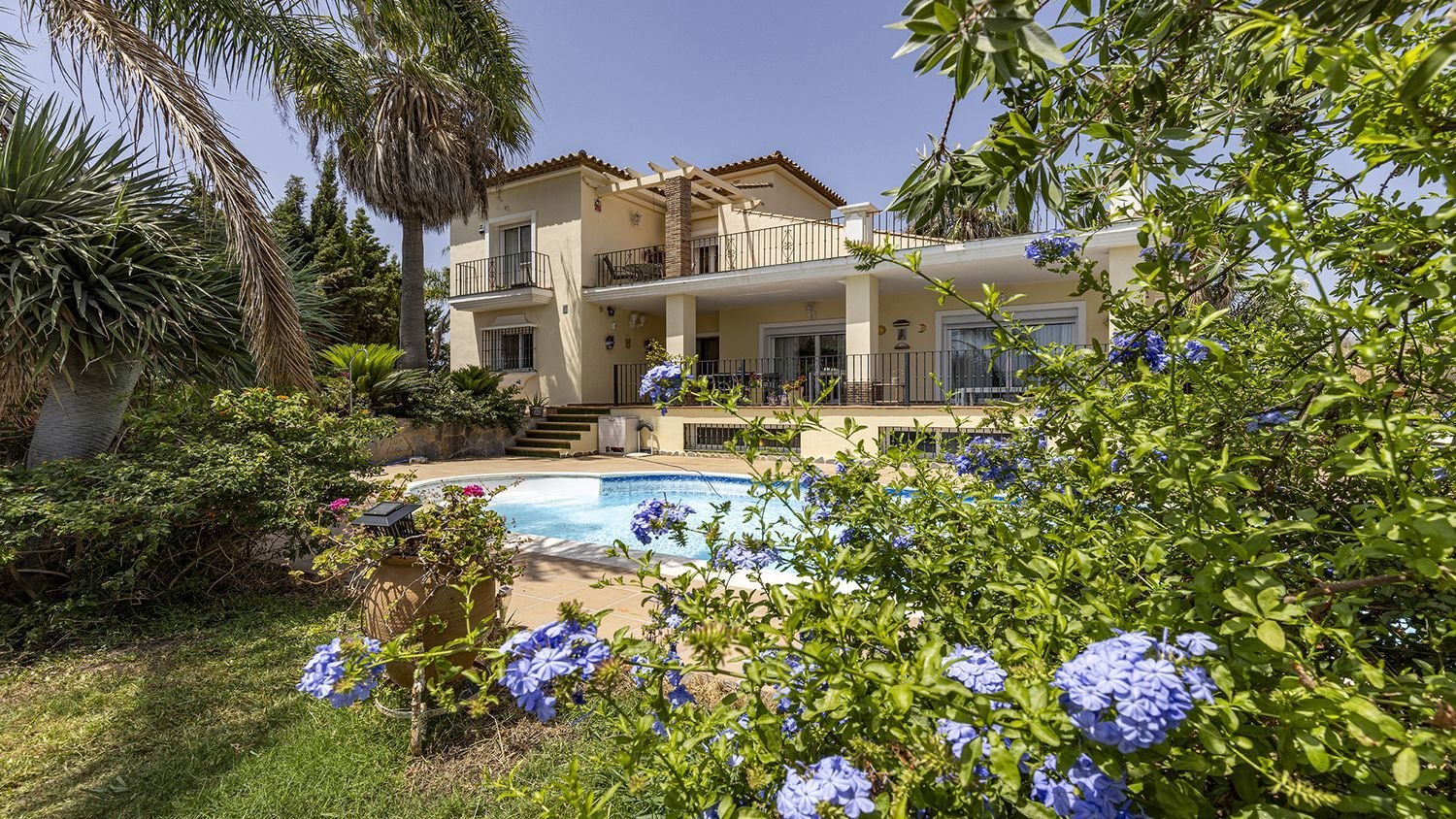 5 bedrooms Villa in Casares, Spain No. 154264