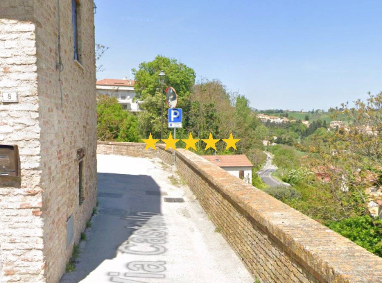 4 bedrooms Apartment in Ancona, Italy No. 329684