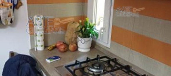 5 rooms Apartment in Livorno, Italy No. 41773 2