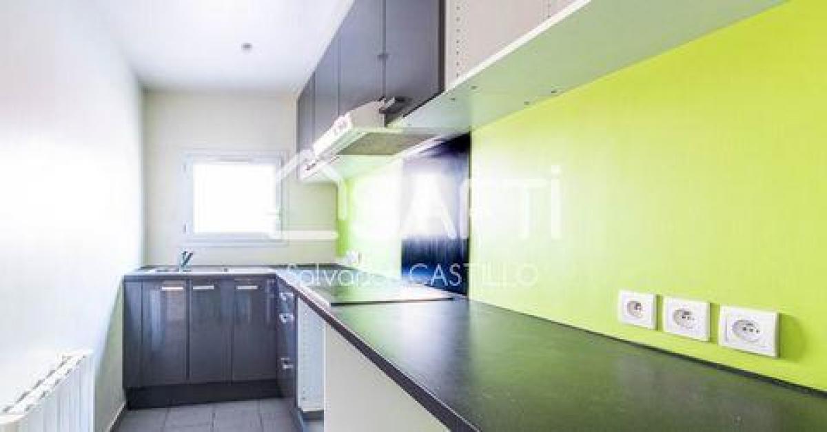 Studio in Montreuil, France No. 33642