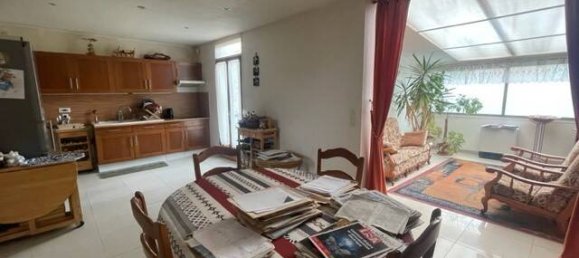 2 bedrooms House in Melun, France No. 174556 3