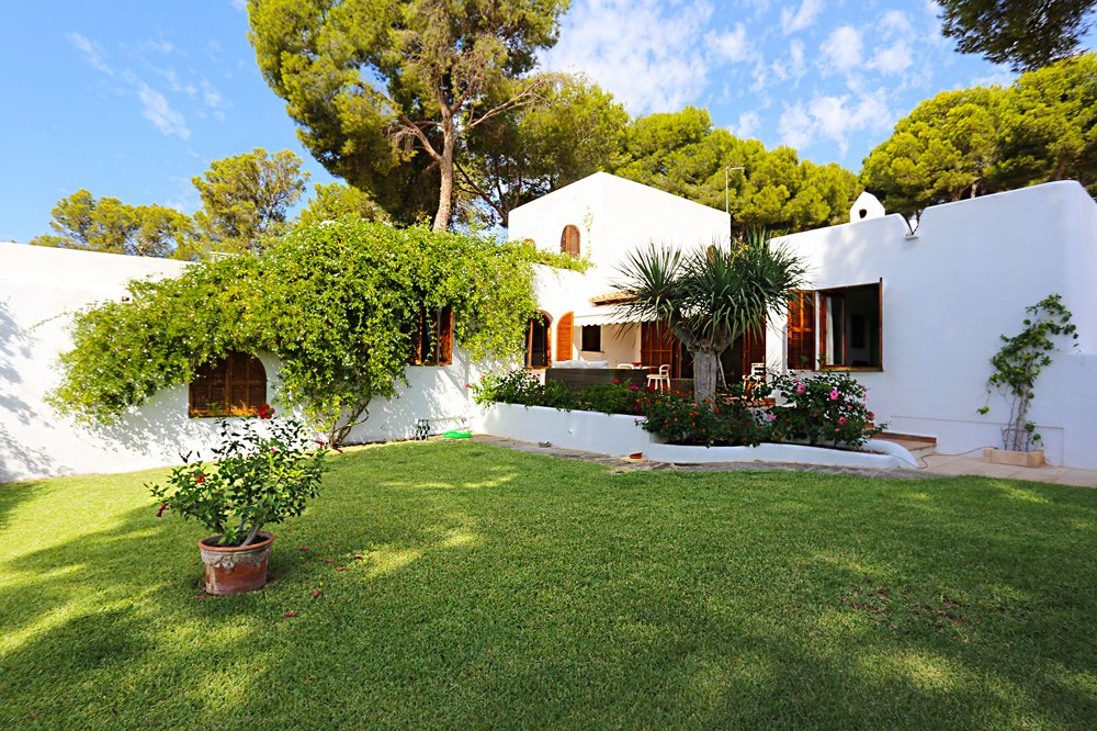 4 bedrooms Villa in Sol De Mallorca, Spain No. 132971