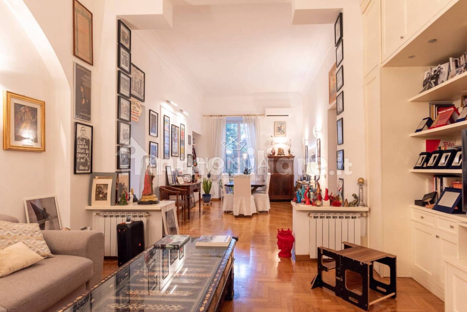 2 bedrooms Apartment in Naples, Italy No. 375401