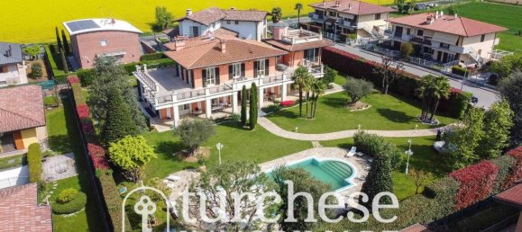 5 غرف نوم فيلا في Bergamo, Italy رقم 144361 91