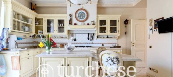 5 غرف نوم فيلا في Bergamo, Italy رقم 144361 27