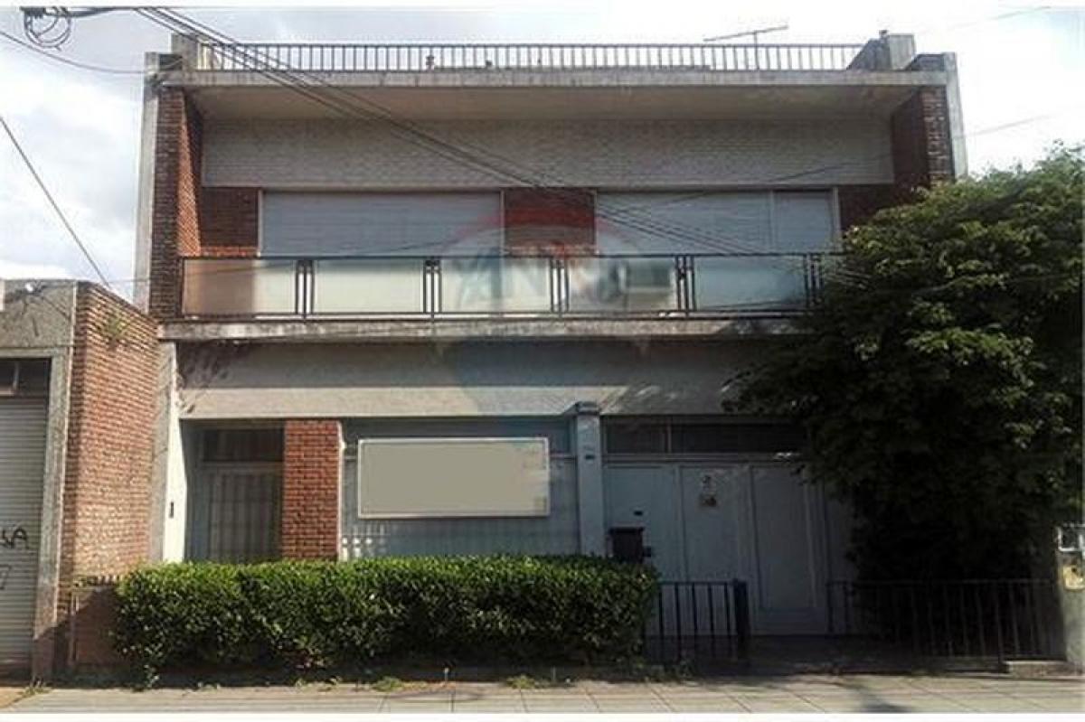 3 bedrooms House in Tres de Febrero, Argentina No. 6346