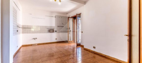 Квартира с 4 комнатами в Помеция, Италия № 130875 2