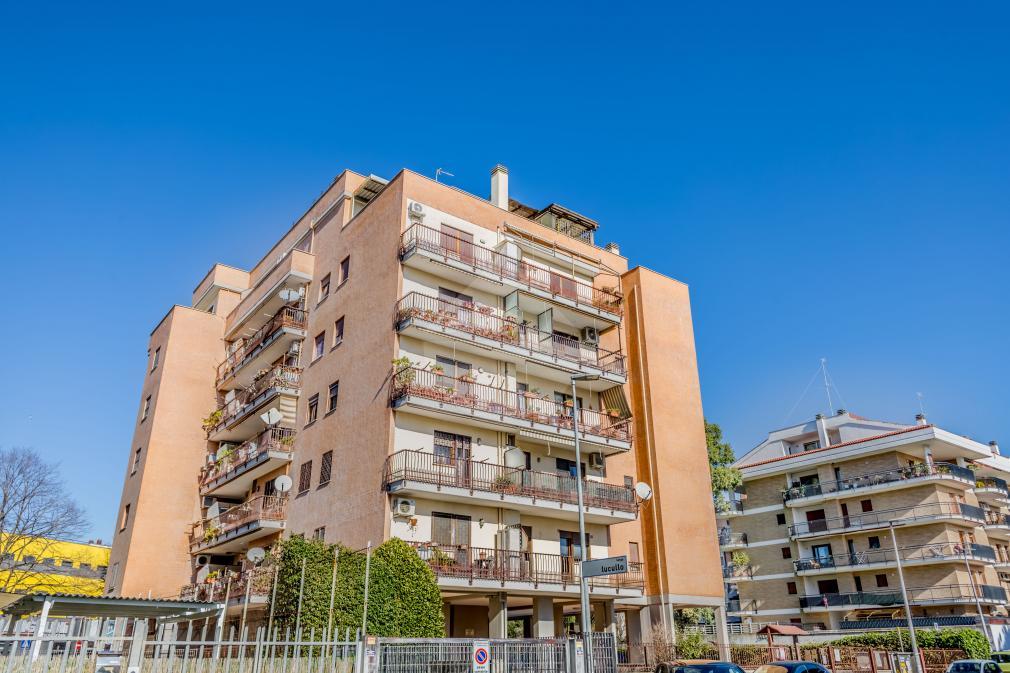 Квартира с 4 комнатами в Помеция, Италия № 130875