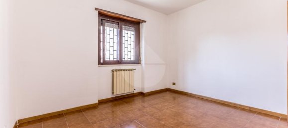 Квартира с 4 комнатами в Помеция, Италия № 130875 17