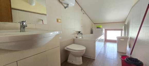 4-Zimmer Wohnung in L'Aquila, Italy, Nr. 63068 15