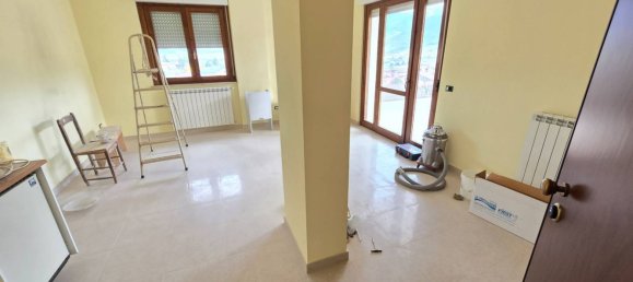 4-Zimmer Wohnung in L'Aquila, Italy, Nr. 63068 3