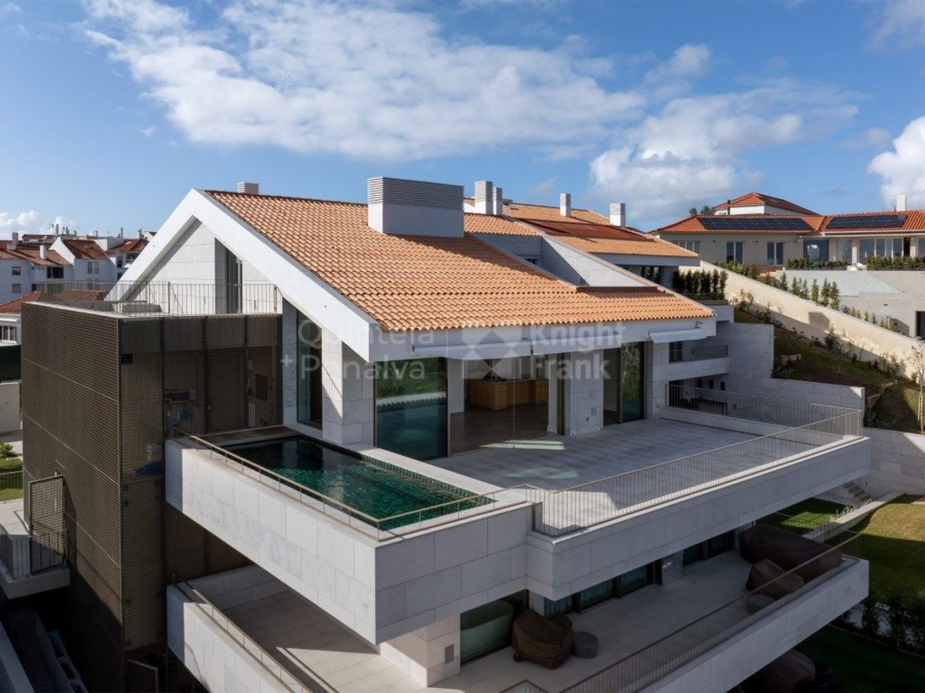 3 غرف نوم منزل ذو طابقين في Cascais, Portugal رقم 147185