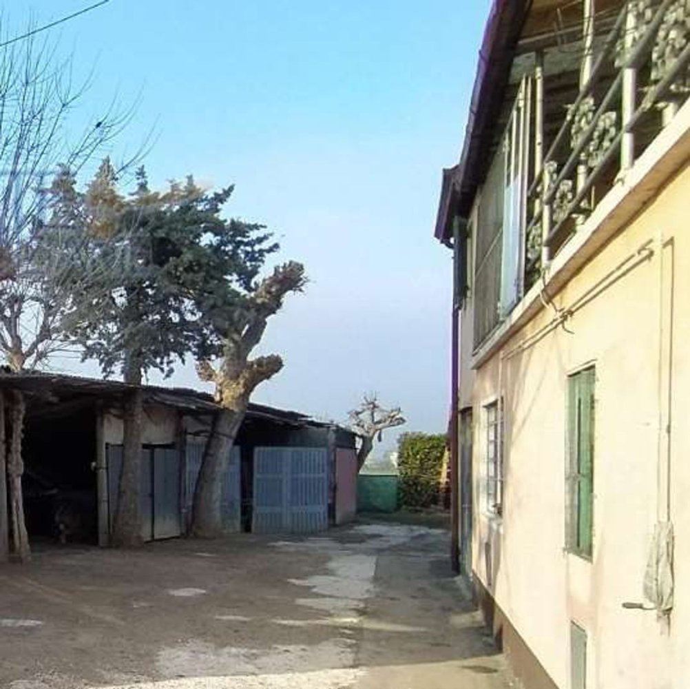 8 rooms House in Rimini, Italy No. 101662