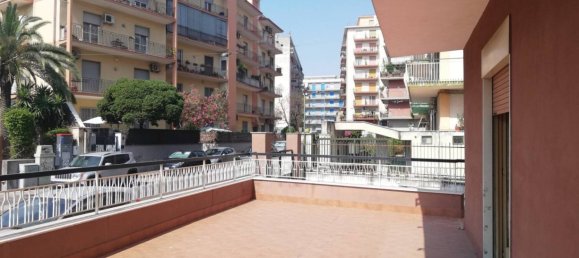 2 bedrooms Apartment in Catania, Italy No. 272522 4