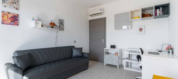 3 bedrooms Apartment in Milan, Italy No. 326193 22