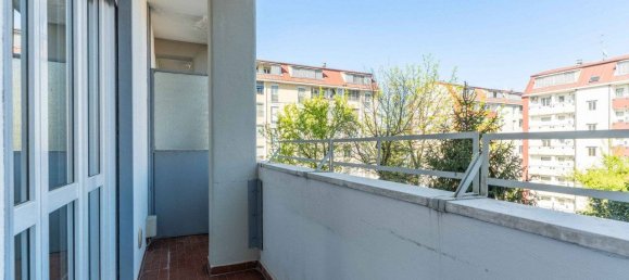 3 bedrooms Apartment in Milan, Italy No. 326193 25