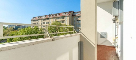 3 bedrooms Apartment in Milan, Italy No. 326193 10