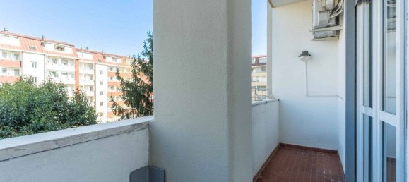 3 bedrooms Apartment in Milan, Italy No. 326193 24