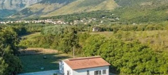 5 bedrooms Villa in Mignano Monte Lungo, Italy No. 325651 2