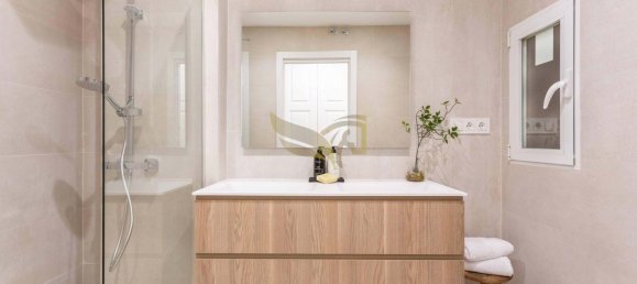 4 bedrooms Apartment in Madrid, Spain No. 126879 18